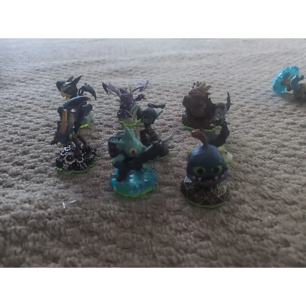 Skylanders Spyros  Figurine Lot of 8 Bundle Green Bottom‎